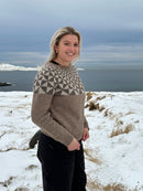 Malteser-sweater med rundt bærestykke